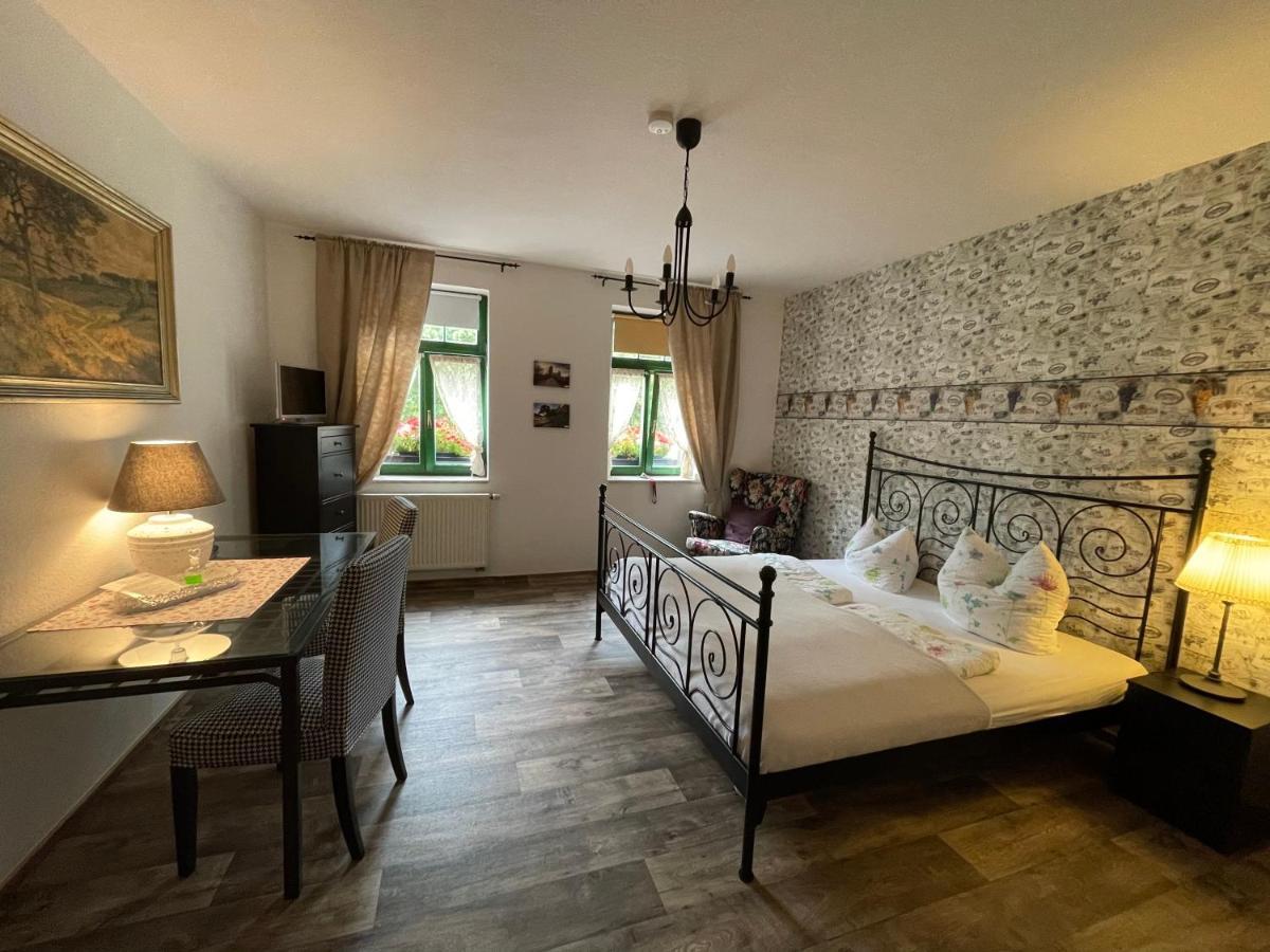 Pension Alt Naumburg Наумбург Екстериор снимка